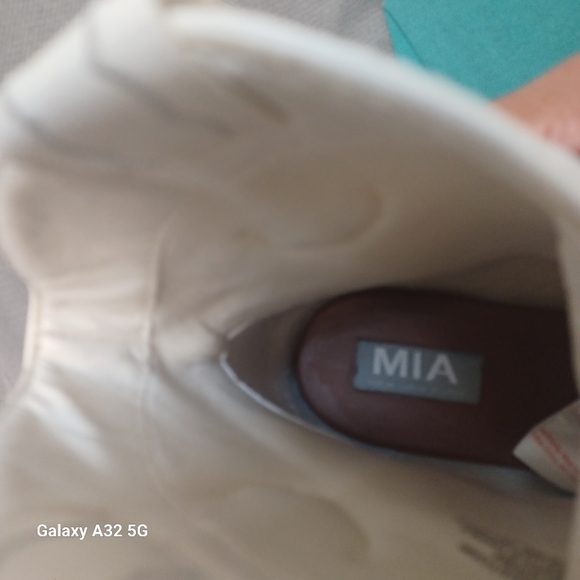 MIA Women Size 10  White Embroidered Heeled Boots - Picture 11 of 15